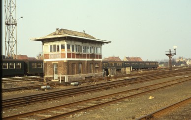 LESSINES  DIA 86-239.jpg